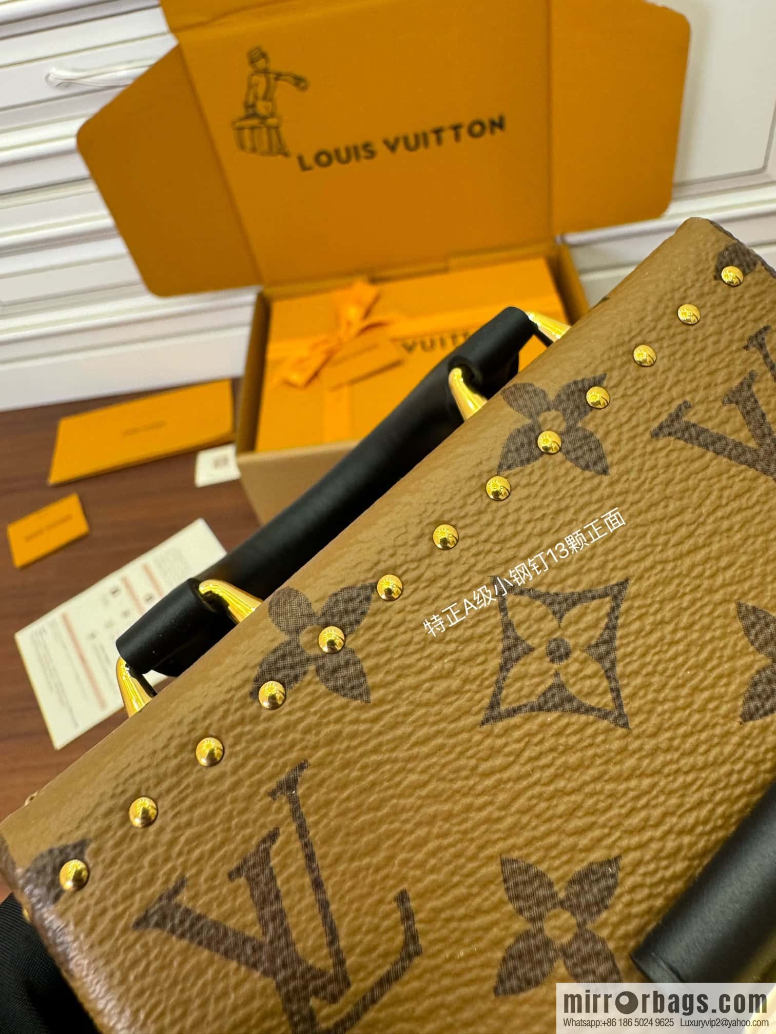 LV M82465 CAMERA BOX handbag