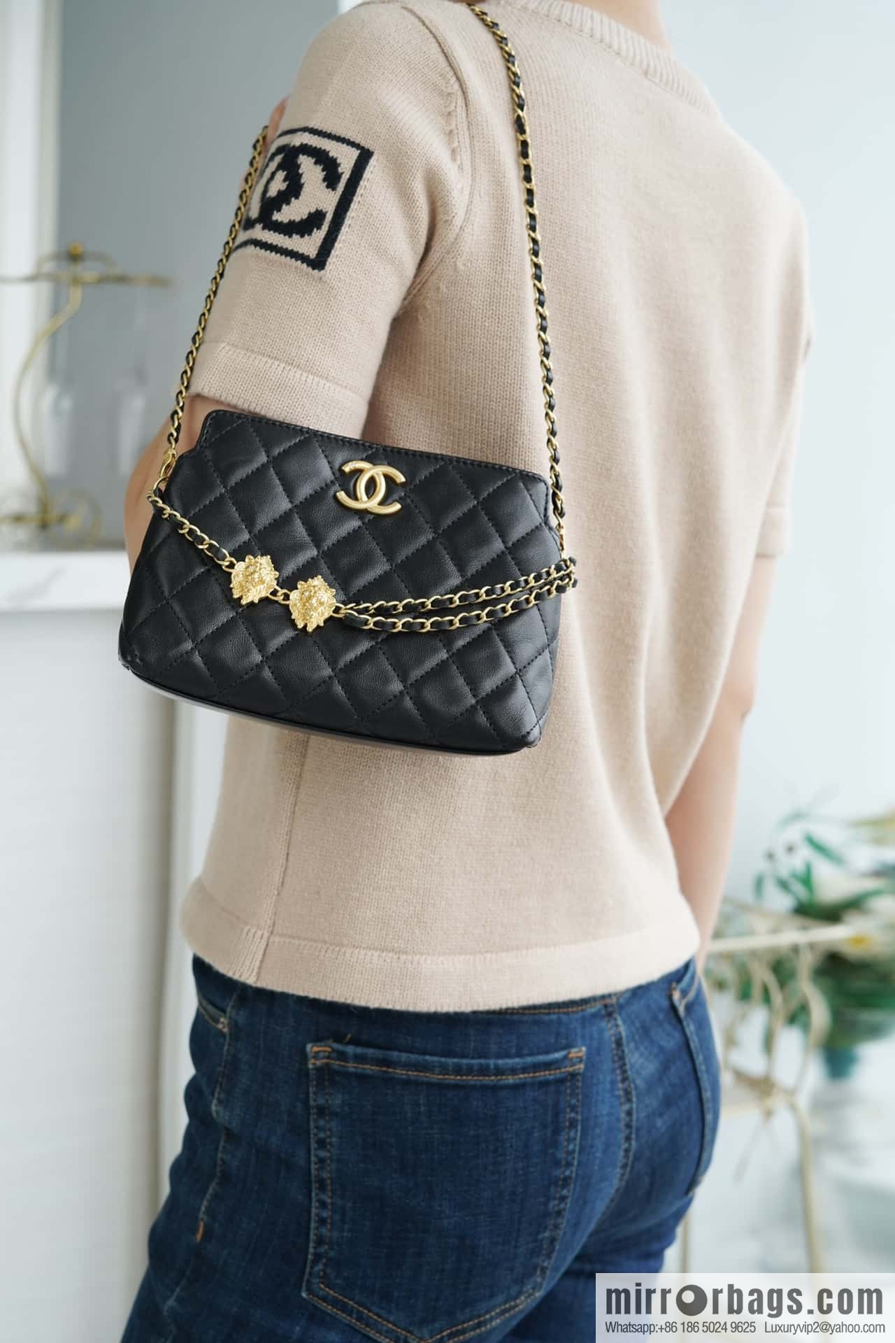 CHANEL 23A Handmade workshop chain strap lion, armpit bag 🦁 AP3429