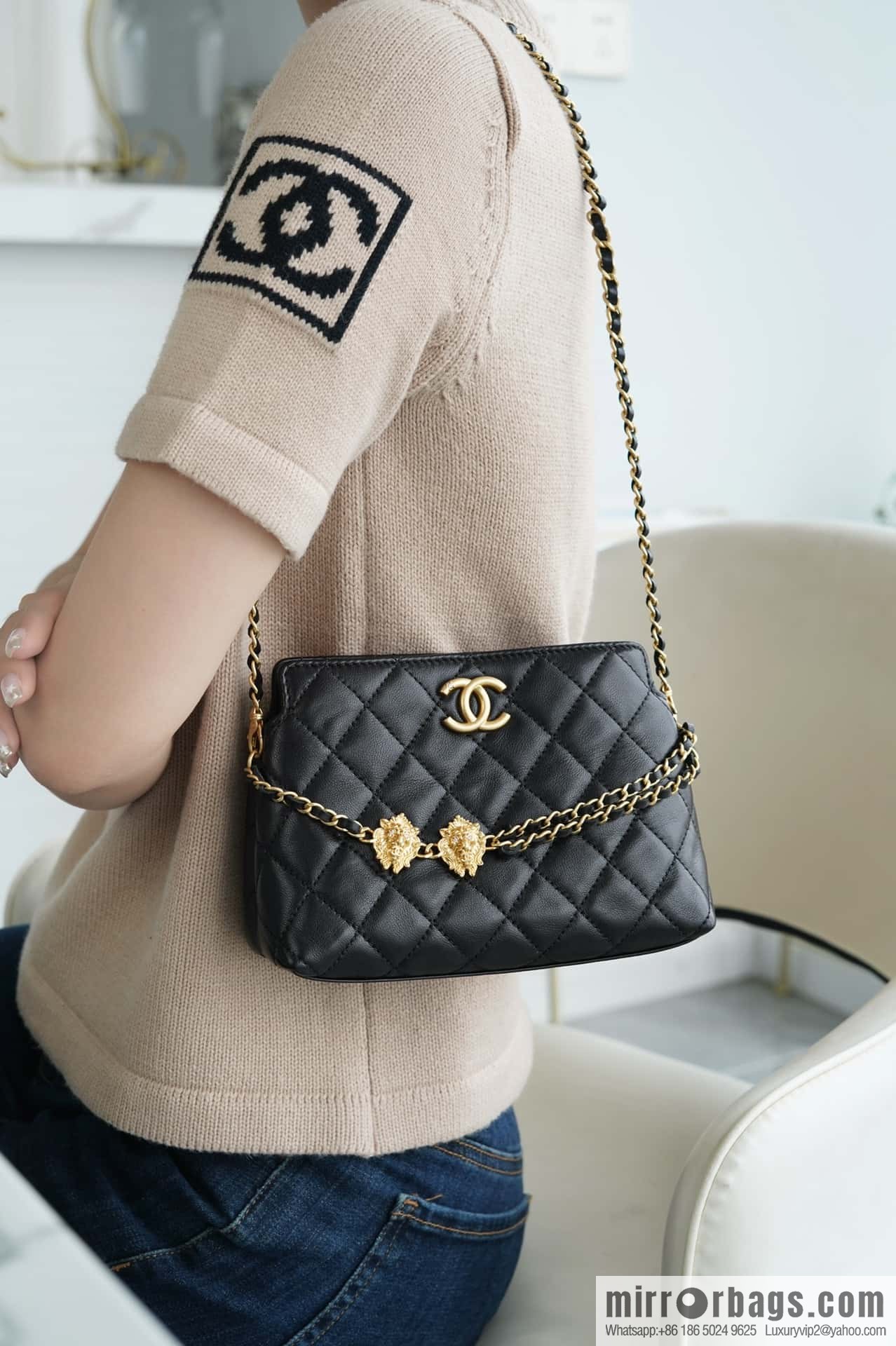CHANEL 23A Handmade workshop chain strap lion, armpit bag 🦁 AP3429