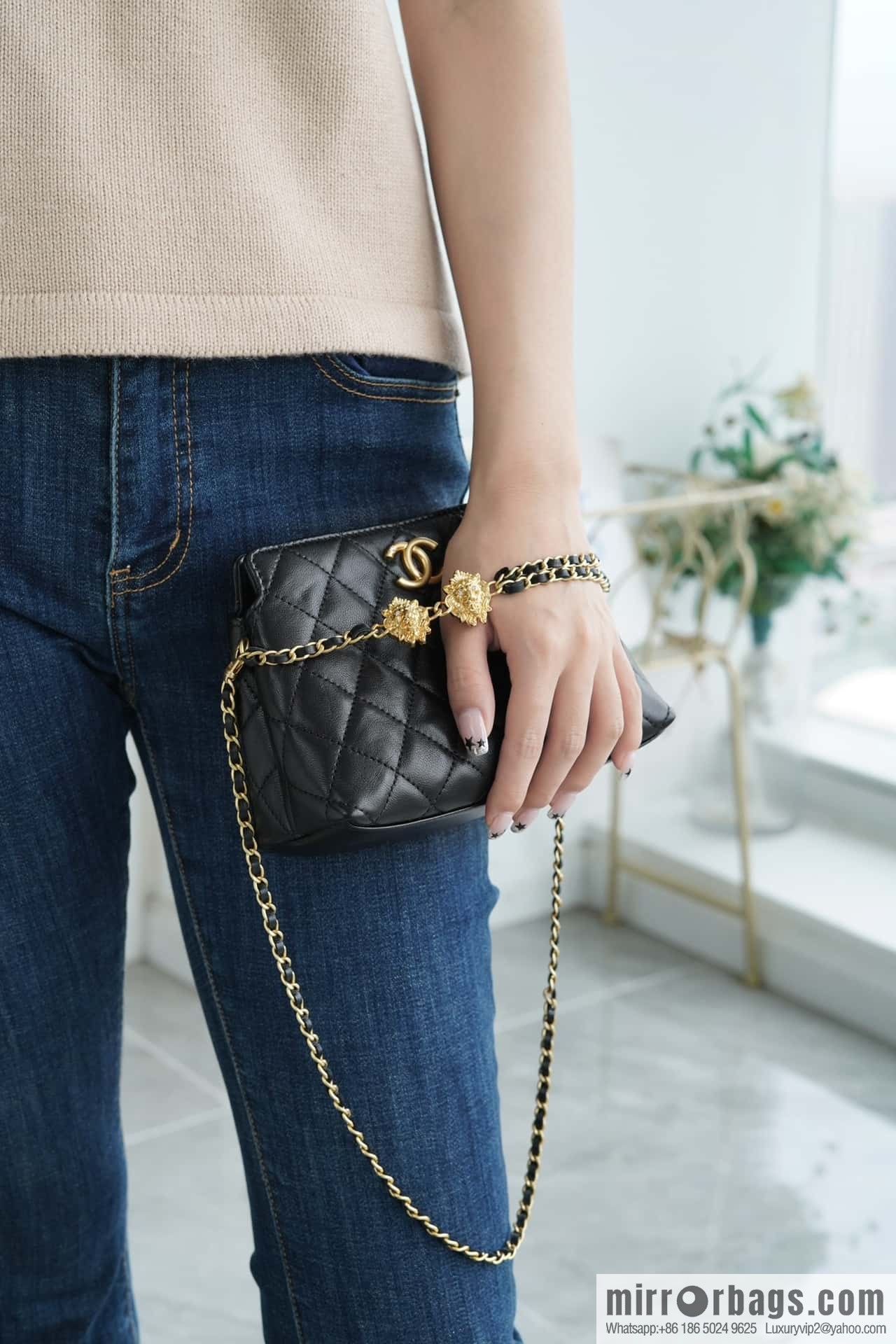 CHANEL 23A Handmade workshop chain strap lion, armpit bag 🦁 AP3429