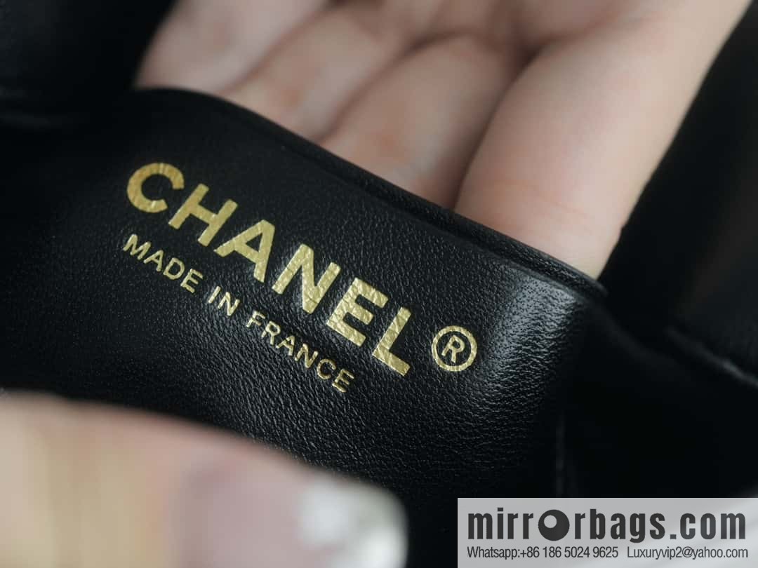 CHANEL 23A Handmade workshop chain strap lion, armpit bag 🦁 AP3429