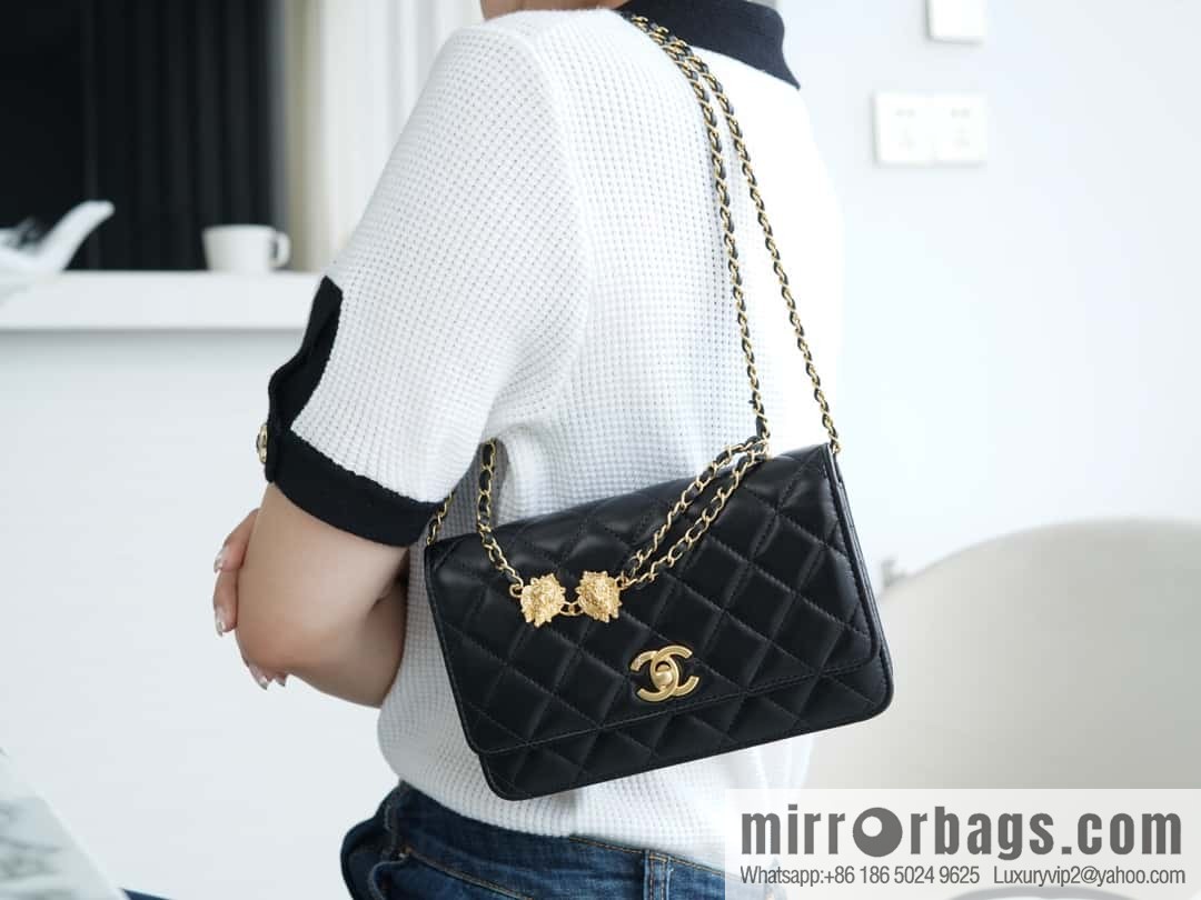 CHANEL 23A chain strap 🦁 AP3424
