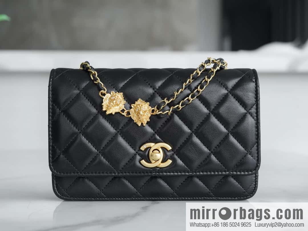 CHANEL 23A chain strap 🦁 AP3424