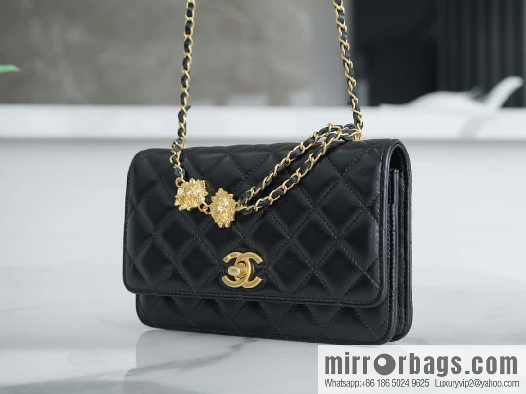 CHANEL 23A chain strap 🦁 AP3424