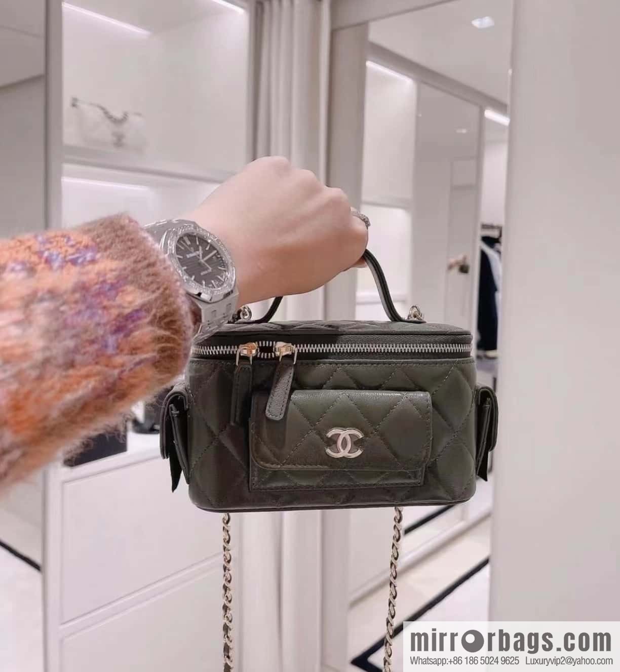 CHANEL 22k vanity case special edition handle box AP3017