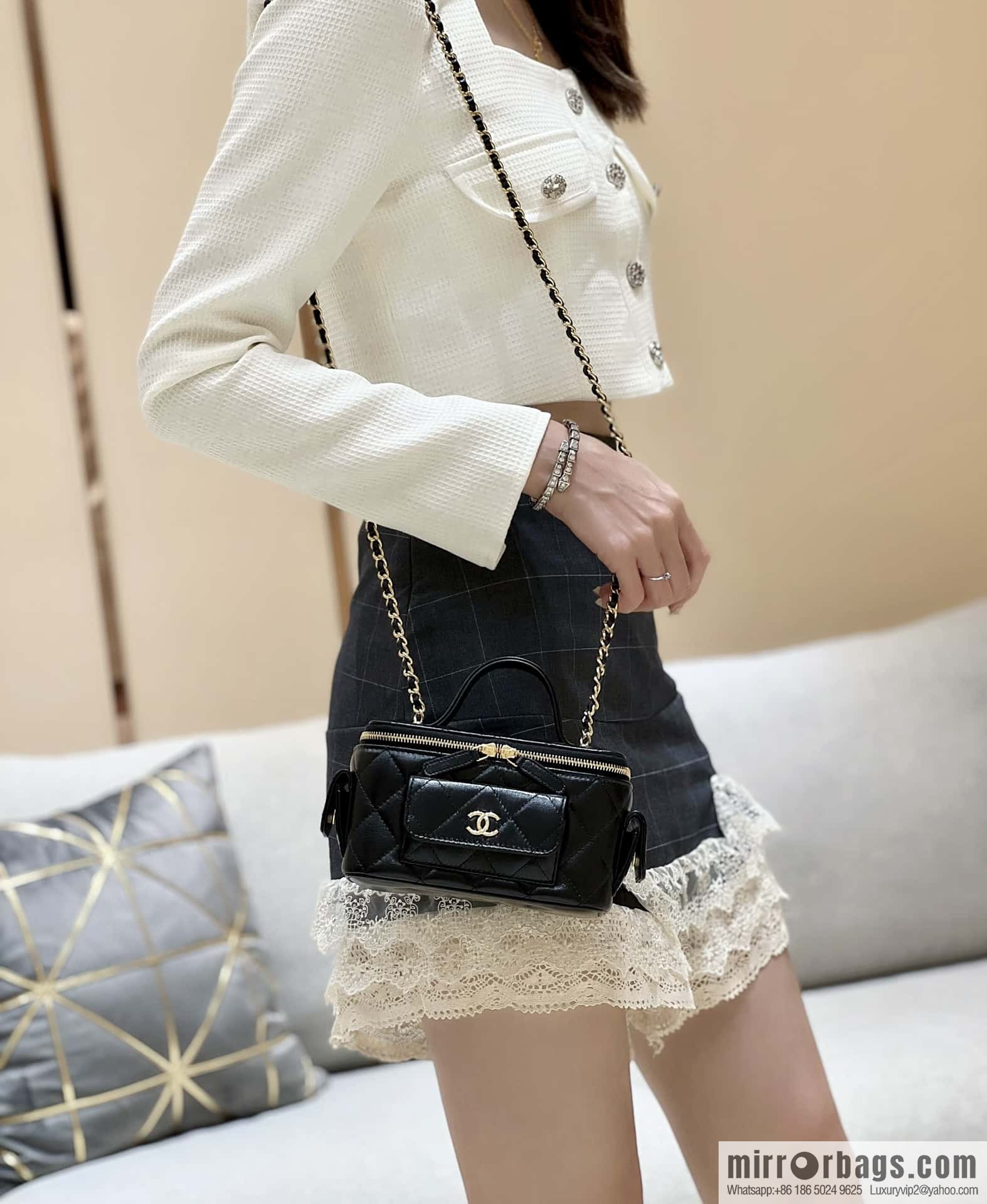 CHANEL 22k vanity case special edition handle box AP3017