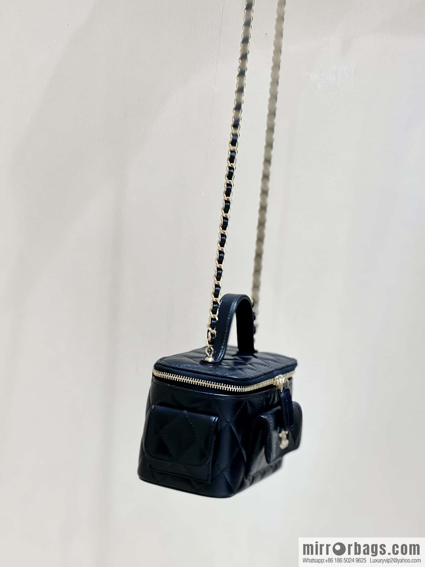 CHANEL 22k vanity case special edition handle box AP3017