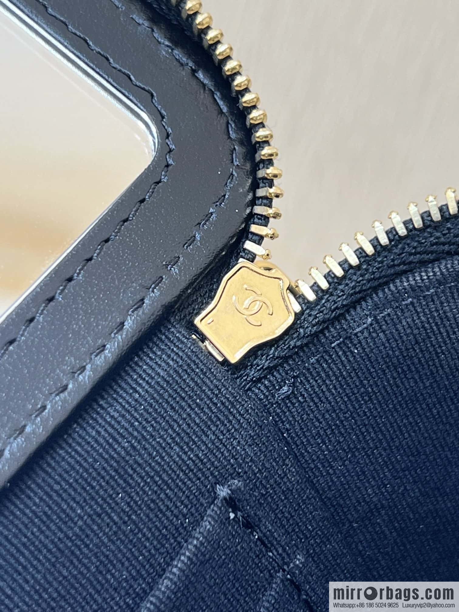 CHANEL 22k vanity case special edition handle box AP3017