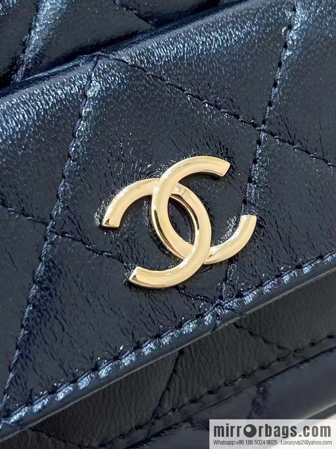 CHANEL 22k vanity case special edition handle box AP3017