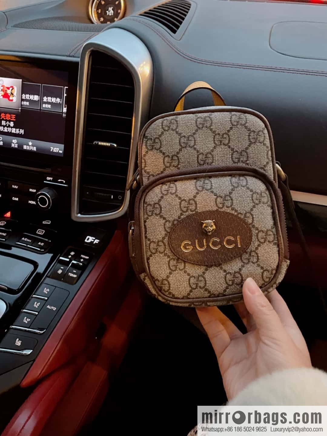 GUCCI 𝐍𝐞𝐨 𝐯𝐢𝐧𝐭𝐚𝐠𝐞 series mini handbag 658556