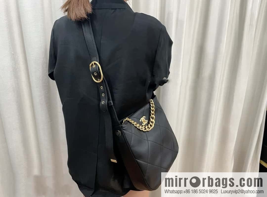 CHANEL 2021 autumn and winter high-end ready-to-wear series hippie bag AP2844