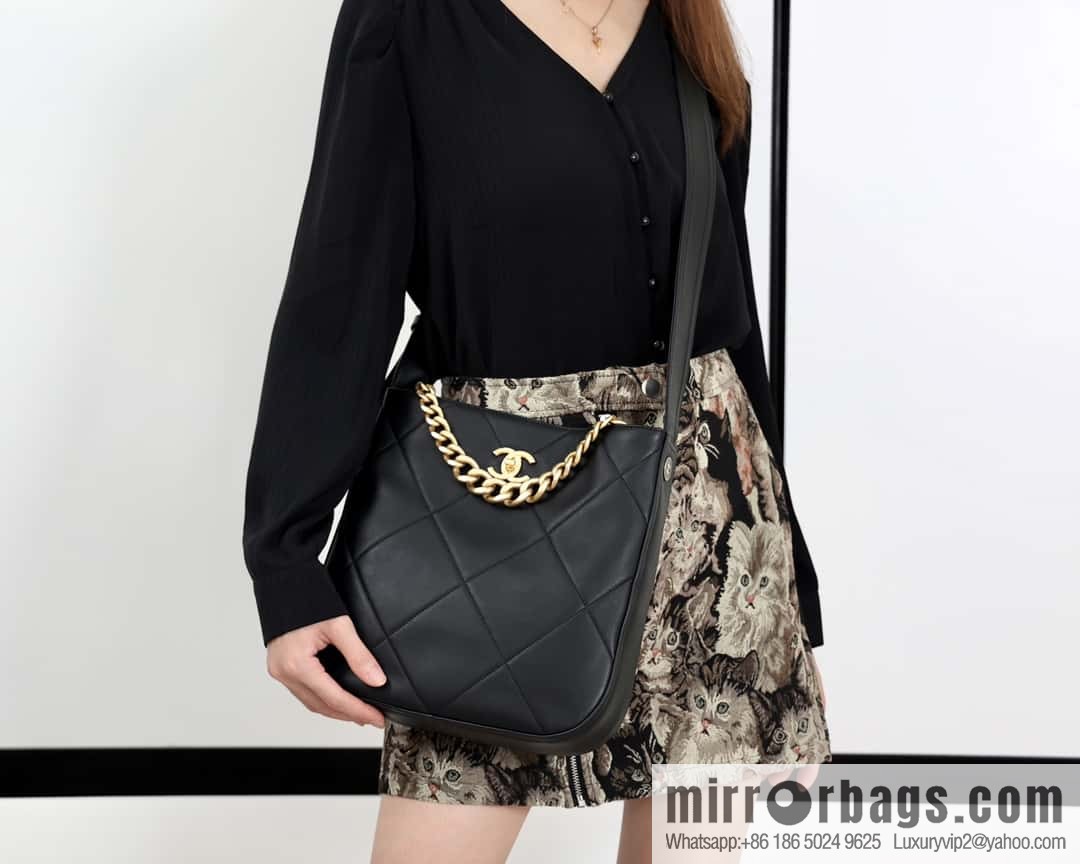 CHANEL 2021 autumn and winter high-end ready-to-wear series hippie bag AP2844