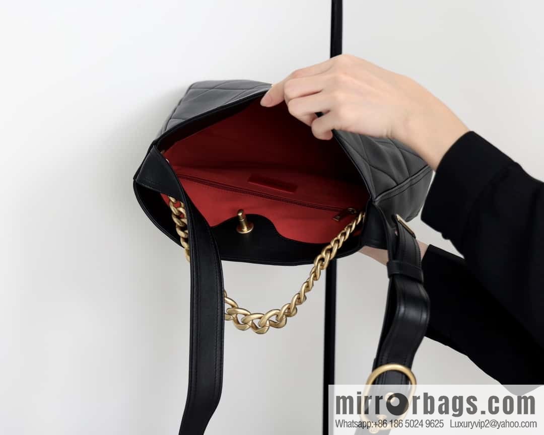 CHANEL 2021 autumn and winter high-end ready-to-wear series hippie bag AP2844