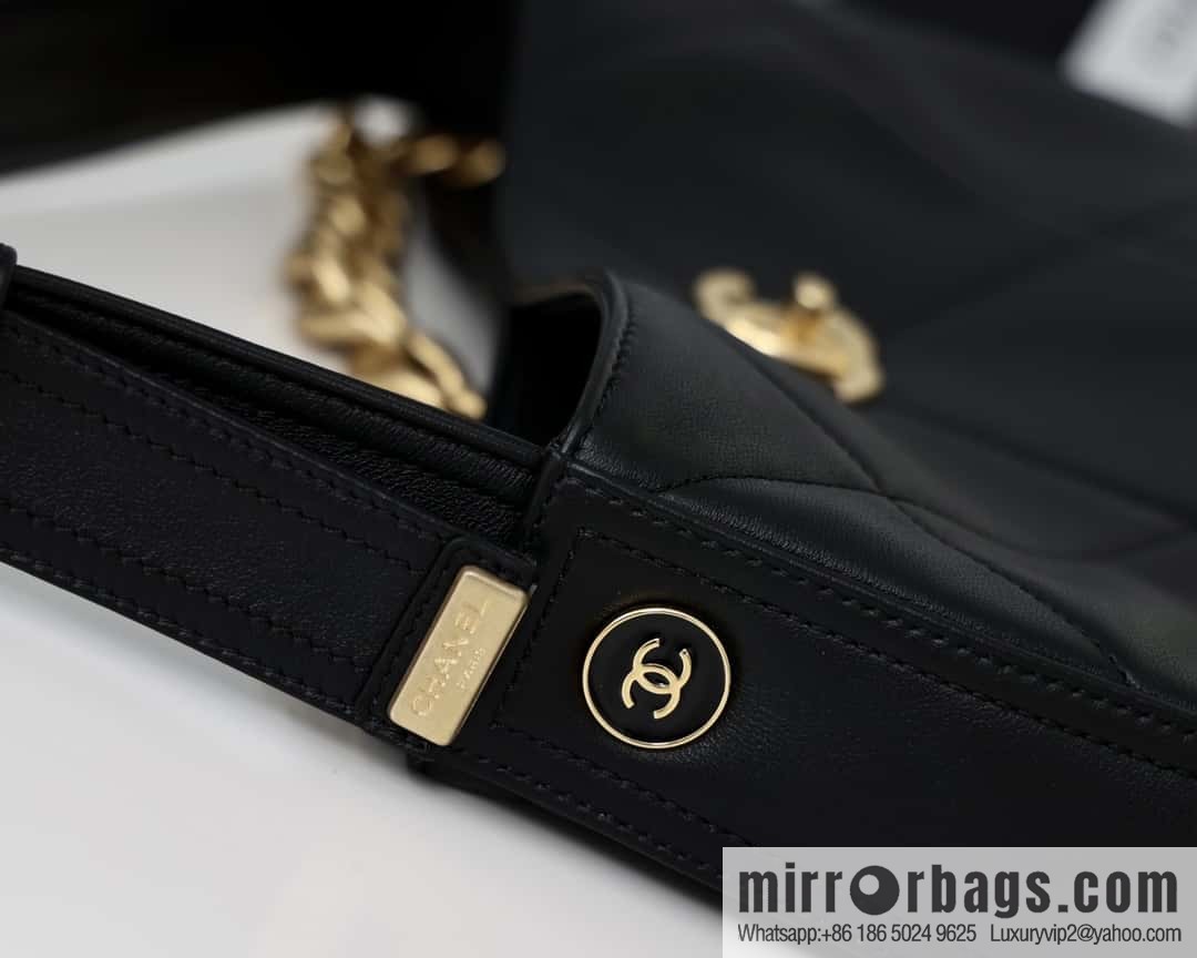 CHANEL 2021 autumn and winter high-end ready-to-wear series hippie bag AP2844