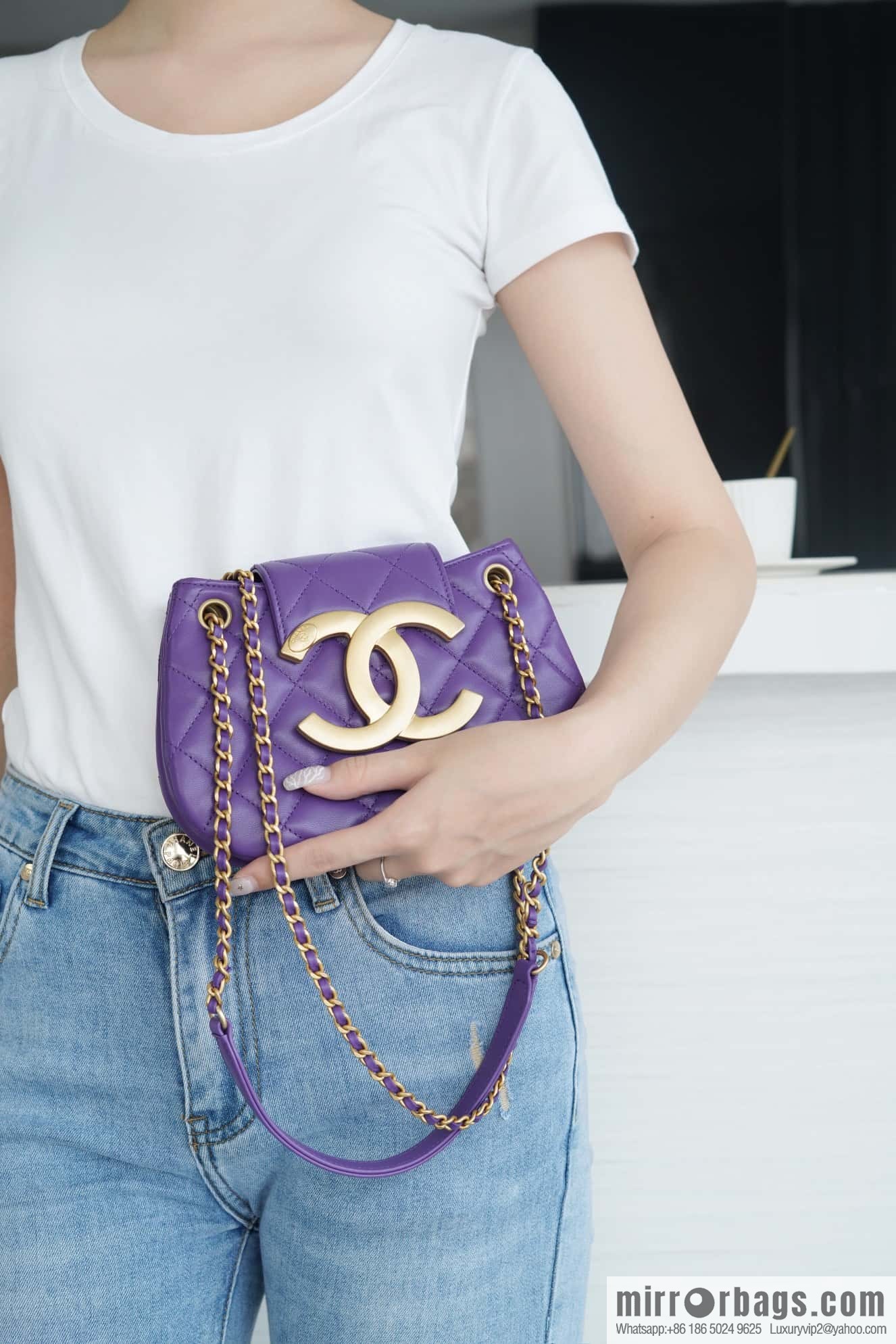 CHANEL Vintage large mail carrier bag AS4609 B15010 NS840