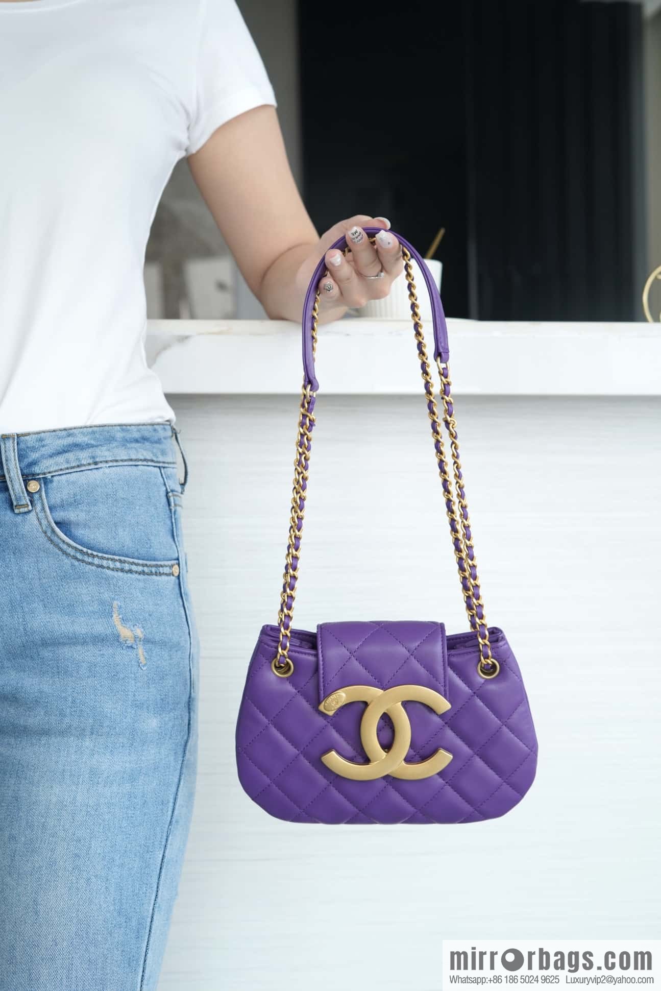 CHANEL Vintage large mail carrier bag AS4609 B15010 NS840