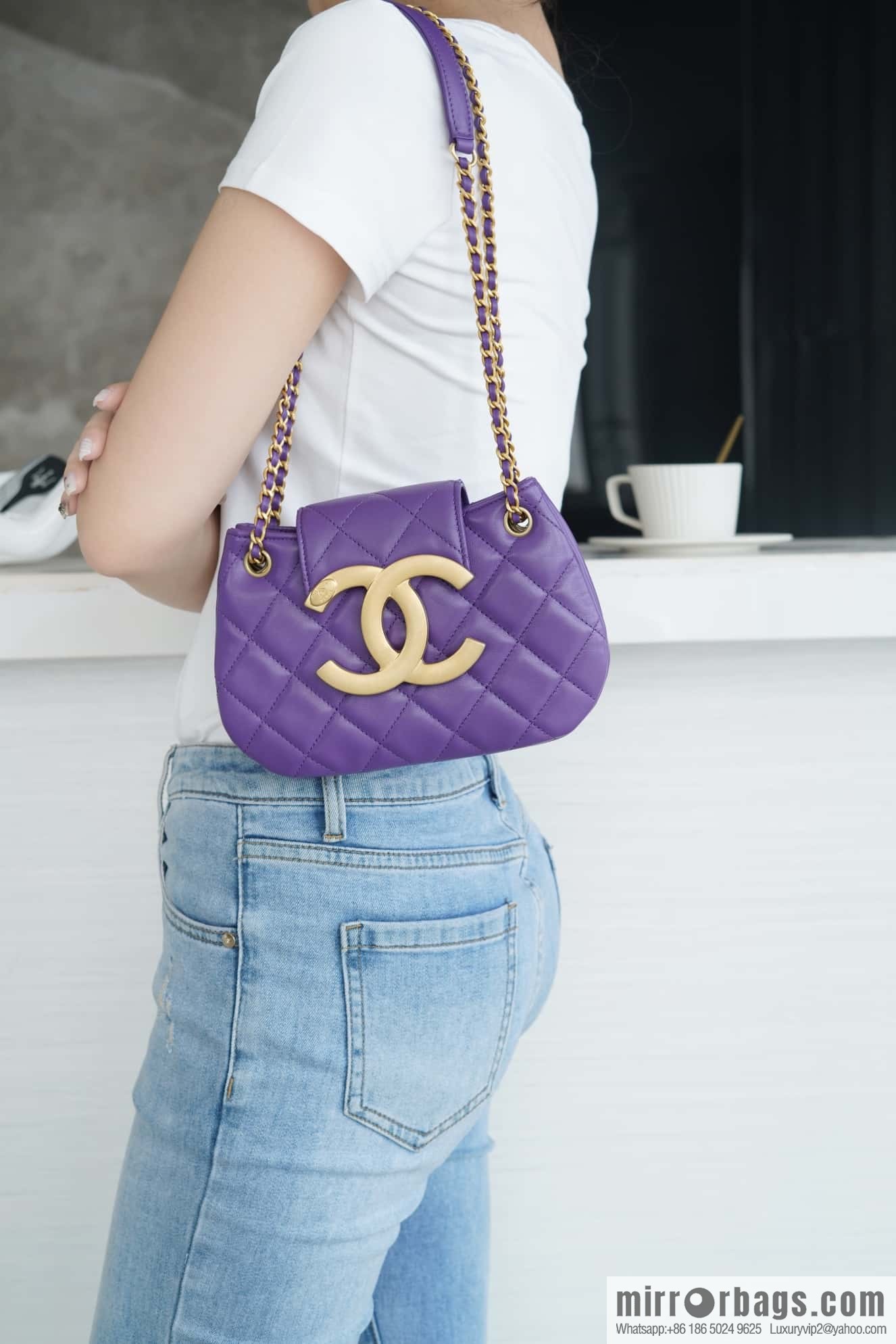 CHANEL Vintage large mail carrier bag AS4609 B15010 NS840