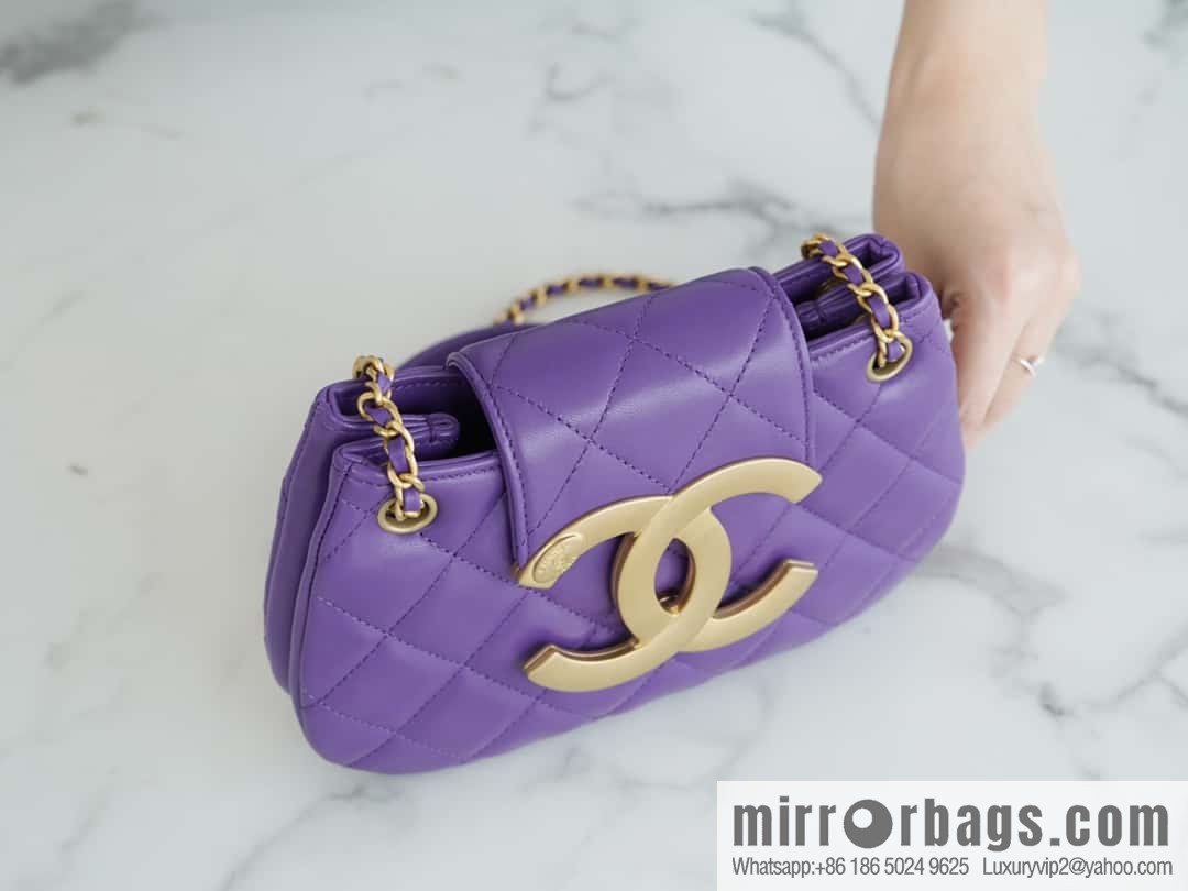 CHANEL Vintage large mail carrier bag AS4609 B15010 NS840