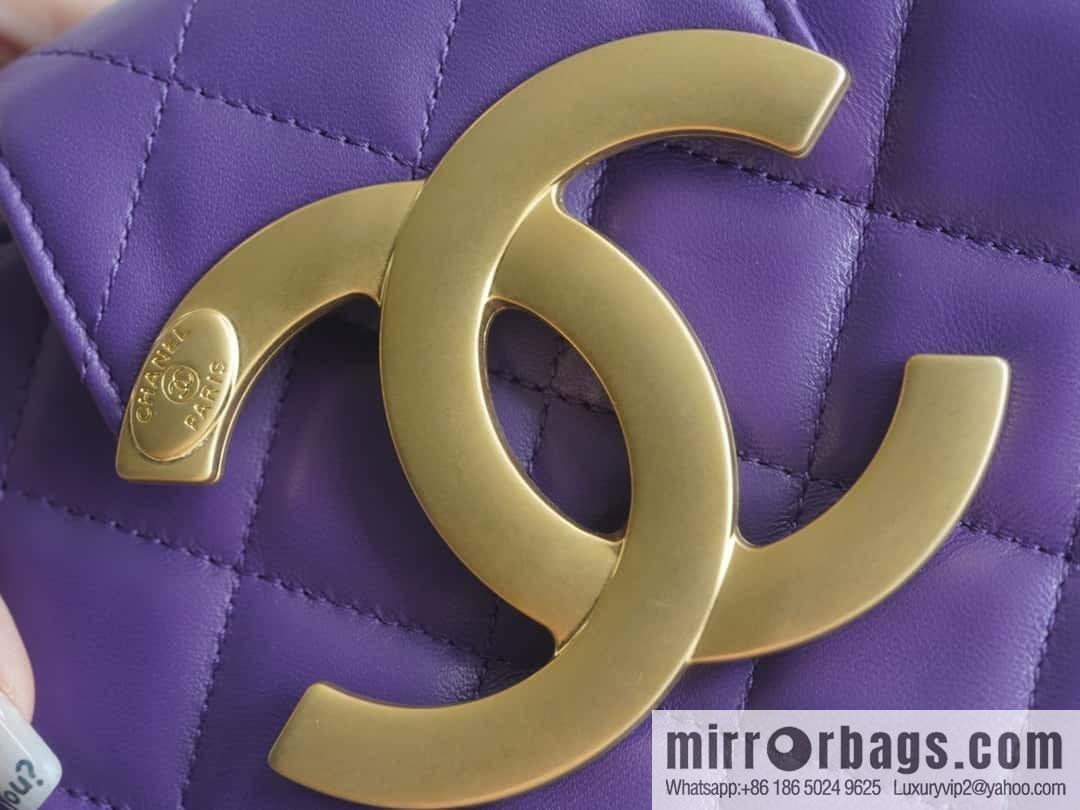 CHANEL Vintage large mail carrier bag AS4609 B15010 NS840