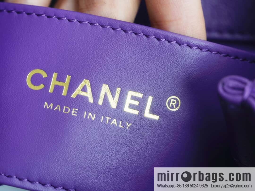 CHANEL Vintage large mail carrier bag AS4609 B15010 NS840