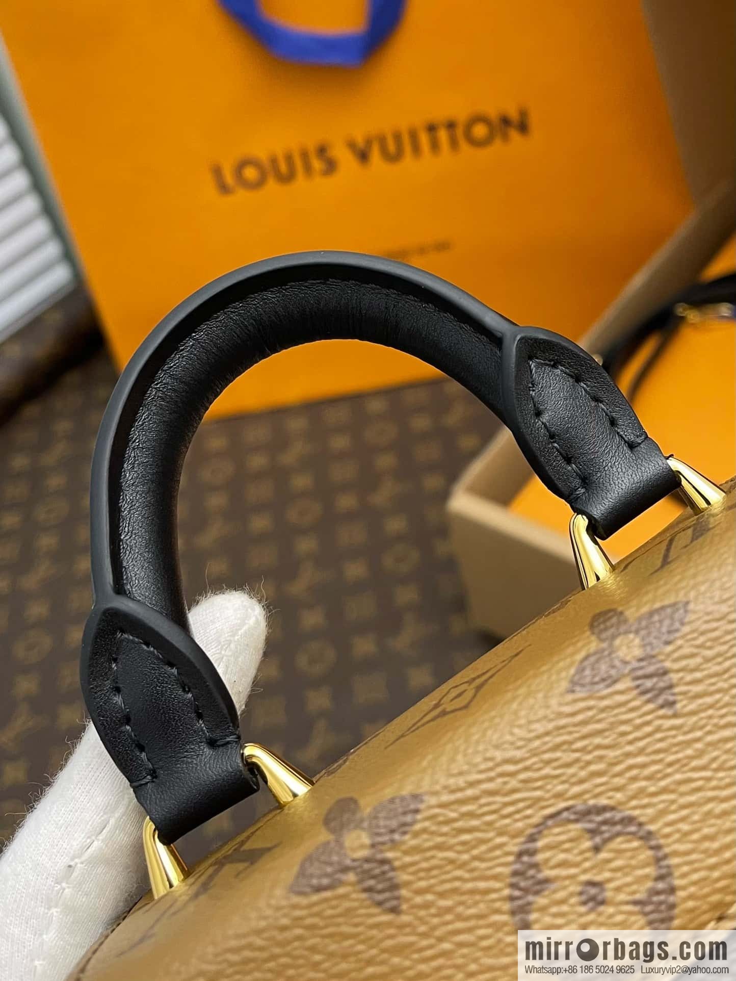 Louis Vuitton M82465 Camera Box
