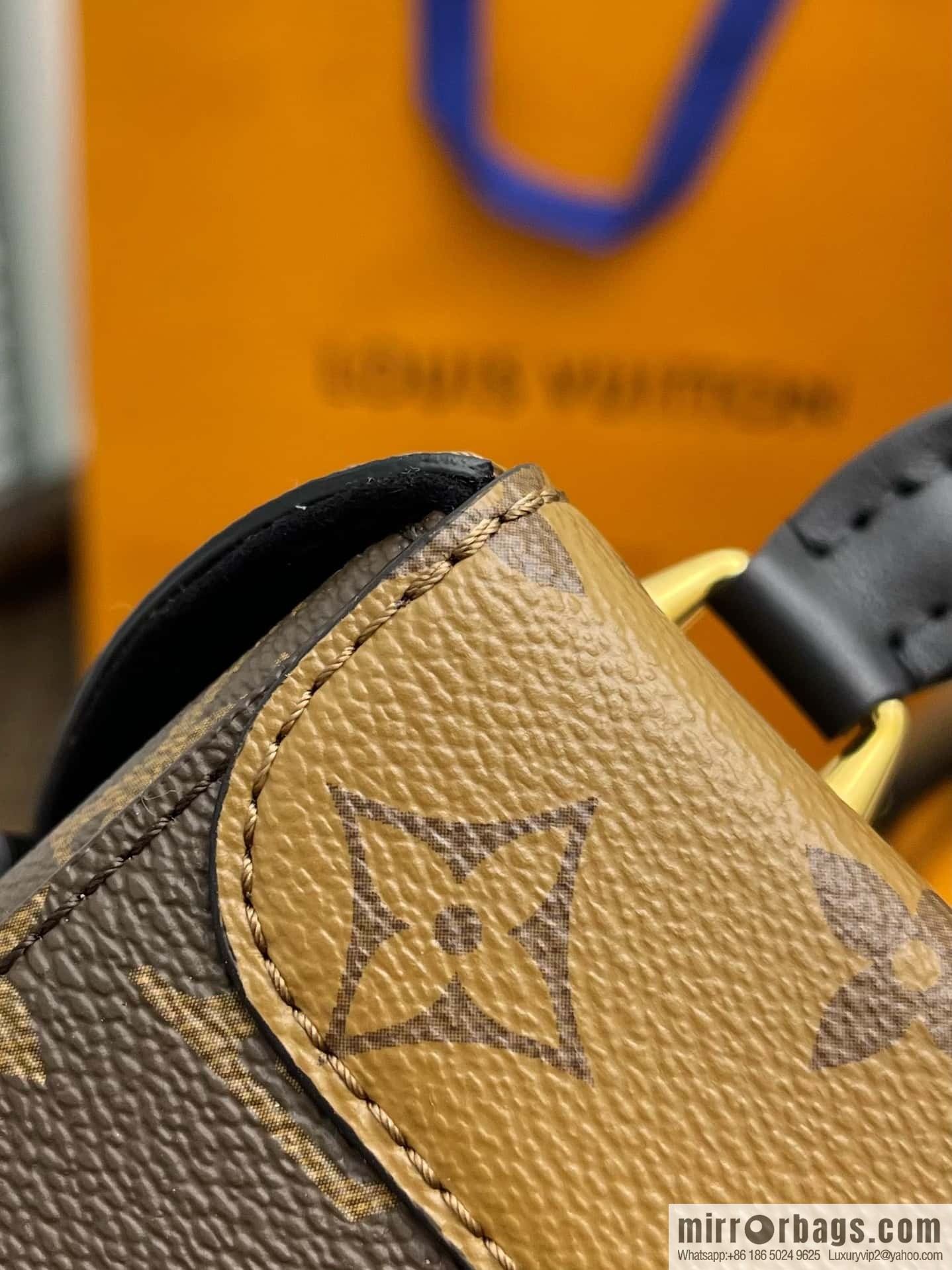 Louis Vuitton M82465 Camera Box