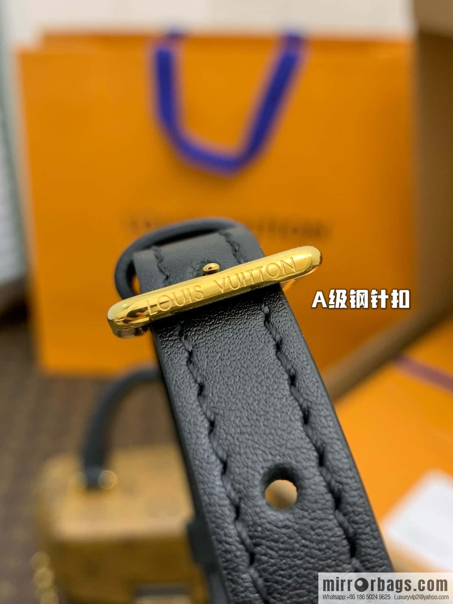 Louis Vuitton M82465 Camera Box