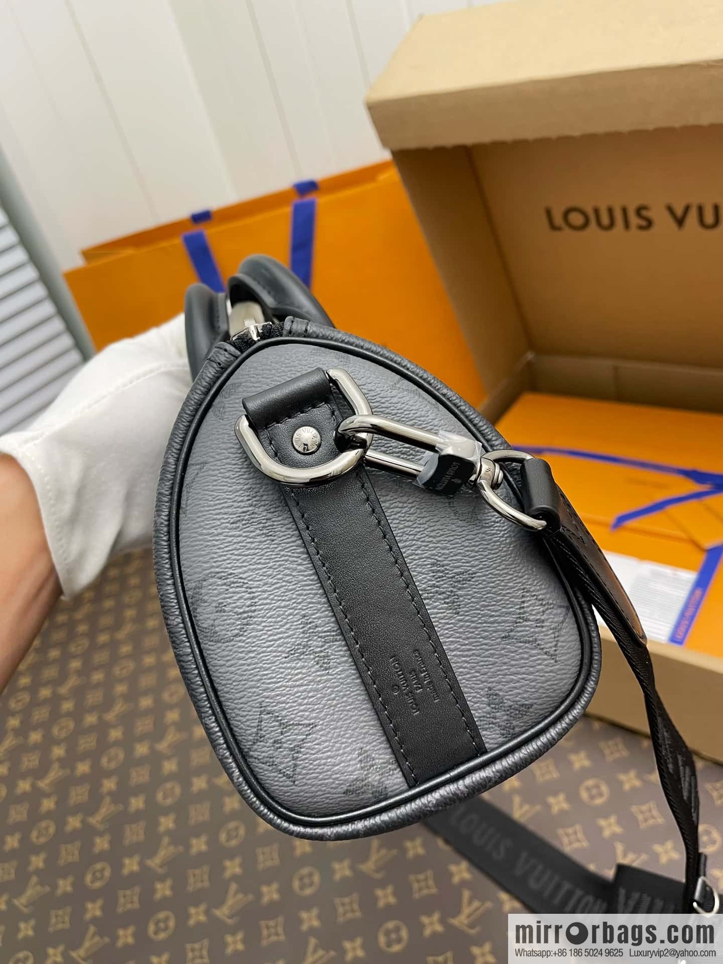 Louis Vuitton M46271 KEEPALL BANDOULI RE 25 handbag