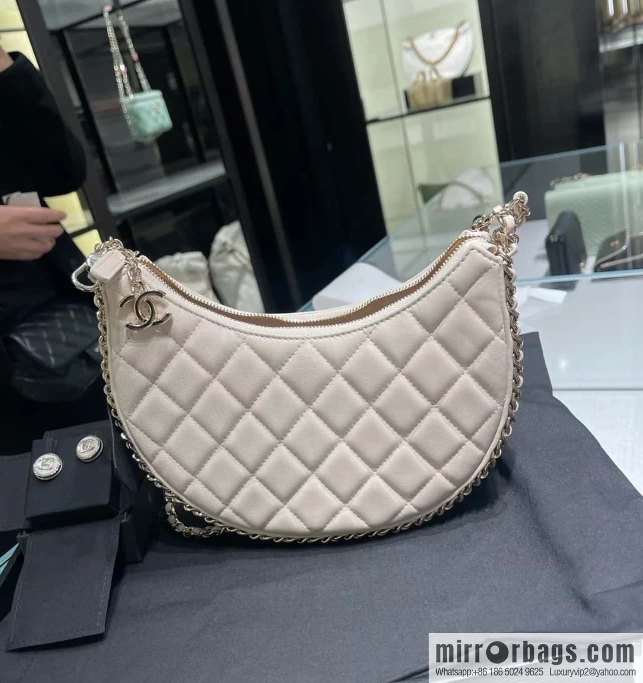 CHANEL 23p Moon/Crescent Pack AS3917 Milk Apricot