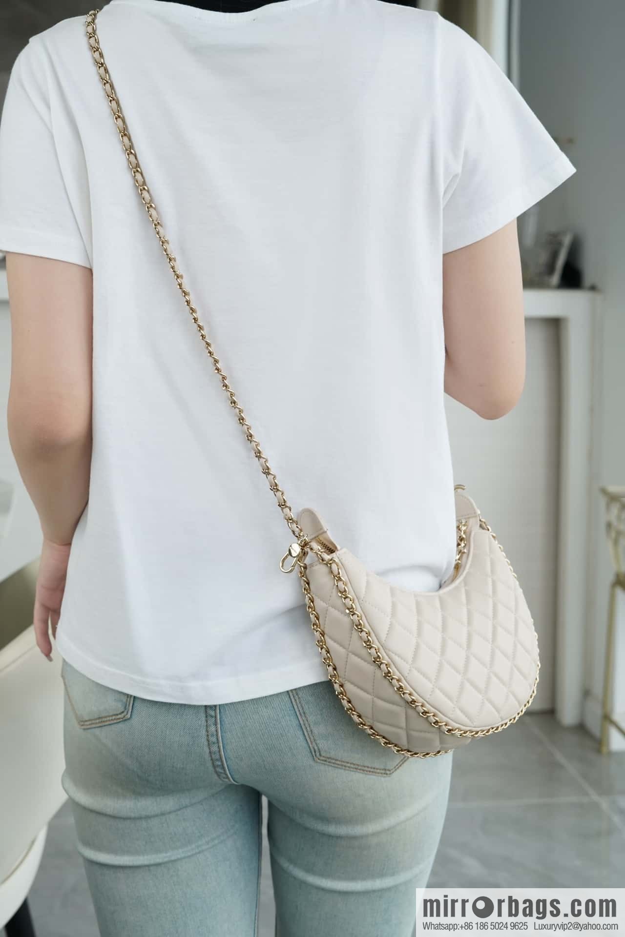 CHANEL 23p Moon/Crescent Pack AS3917 Milk Apricot