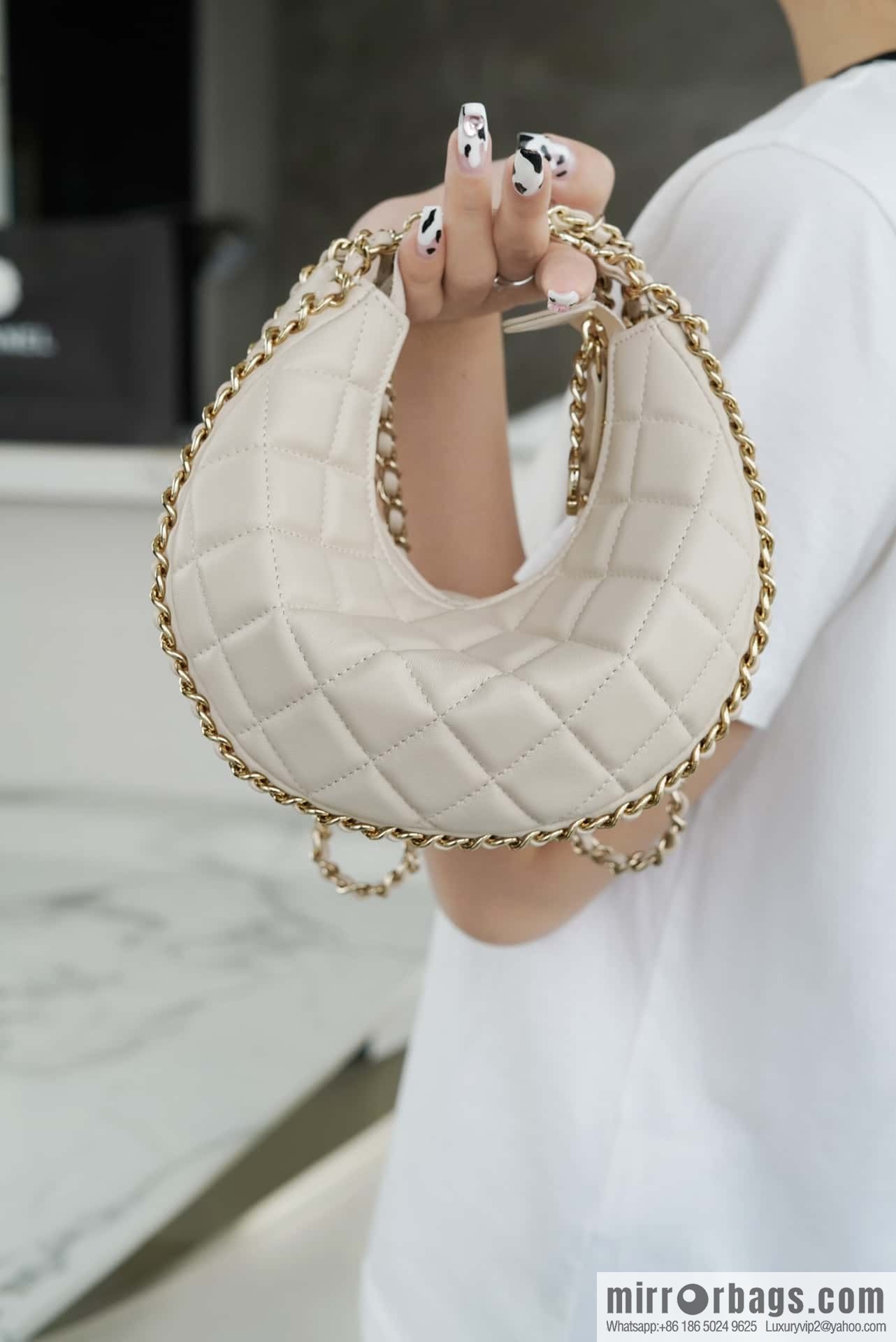 CHANEL 23p Moon/Crescent Pack AS3917 Milk Apricot