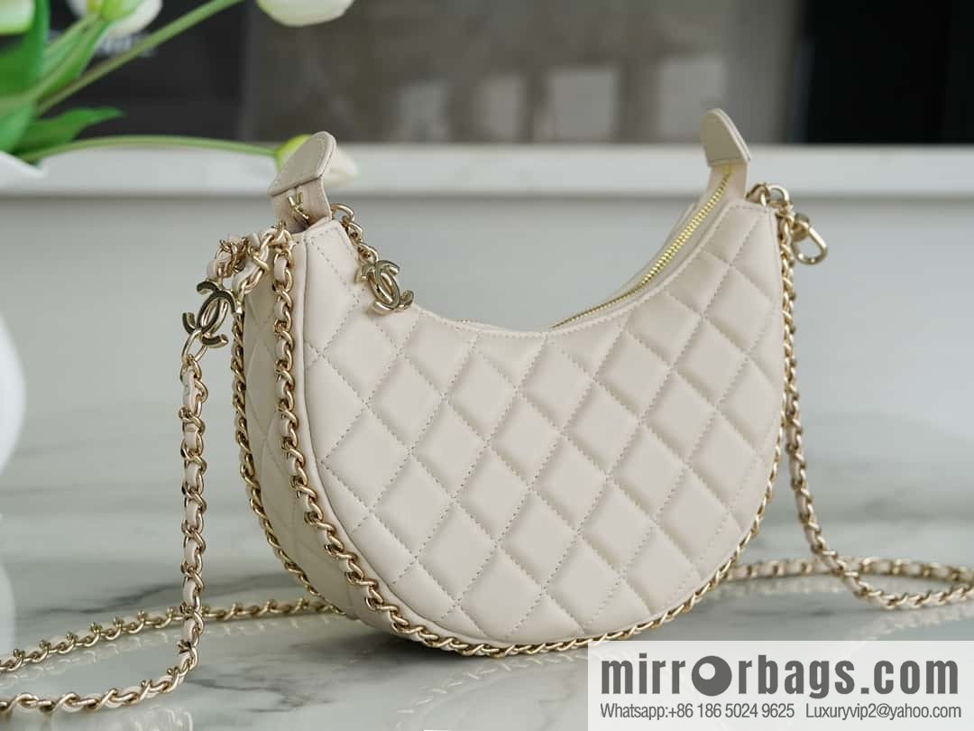 CHANEL 23p Moon/Crescent Pack AS3917 Milk Apricot