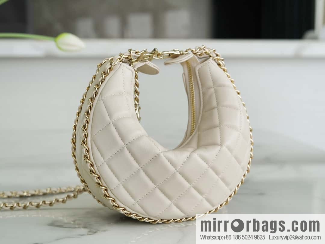 CHANEL 23p Moon/Crescent Pack AS3917 Milk Apricot
