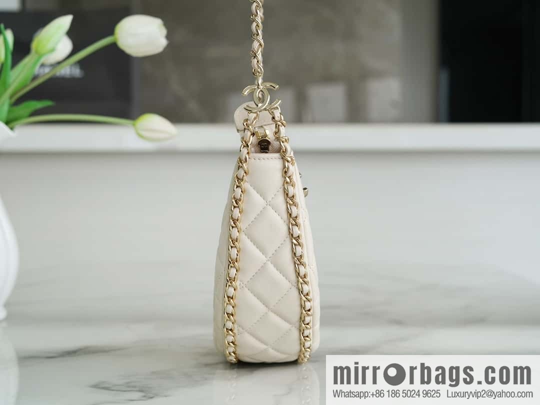 CHANEL 23p Moon/Crescent Pack AS3917 Milk Apricot