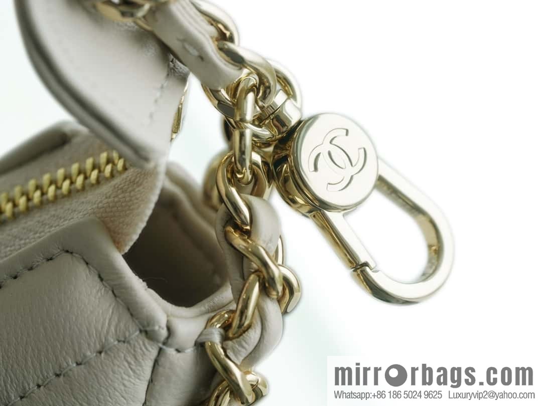 CHANEL 23p Moon/Crescent Pack AS3917 Milk Apricot