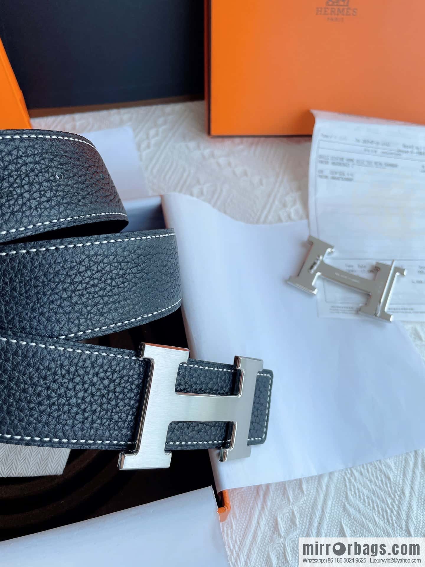 Hermès, the original double-sided version is the classic men's 38mm belt with the first layer of leather.