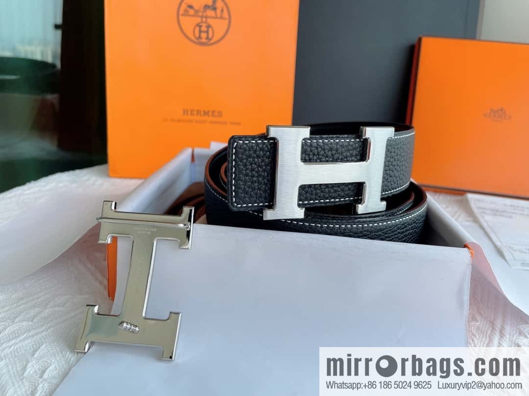 Hermès, the original double-sided version is the classic men's 38mm belt with the first layer of leather.