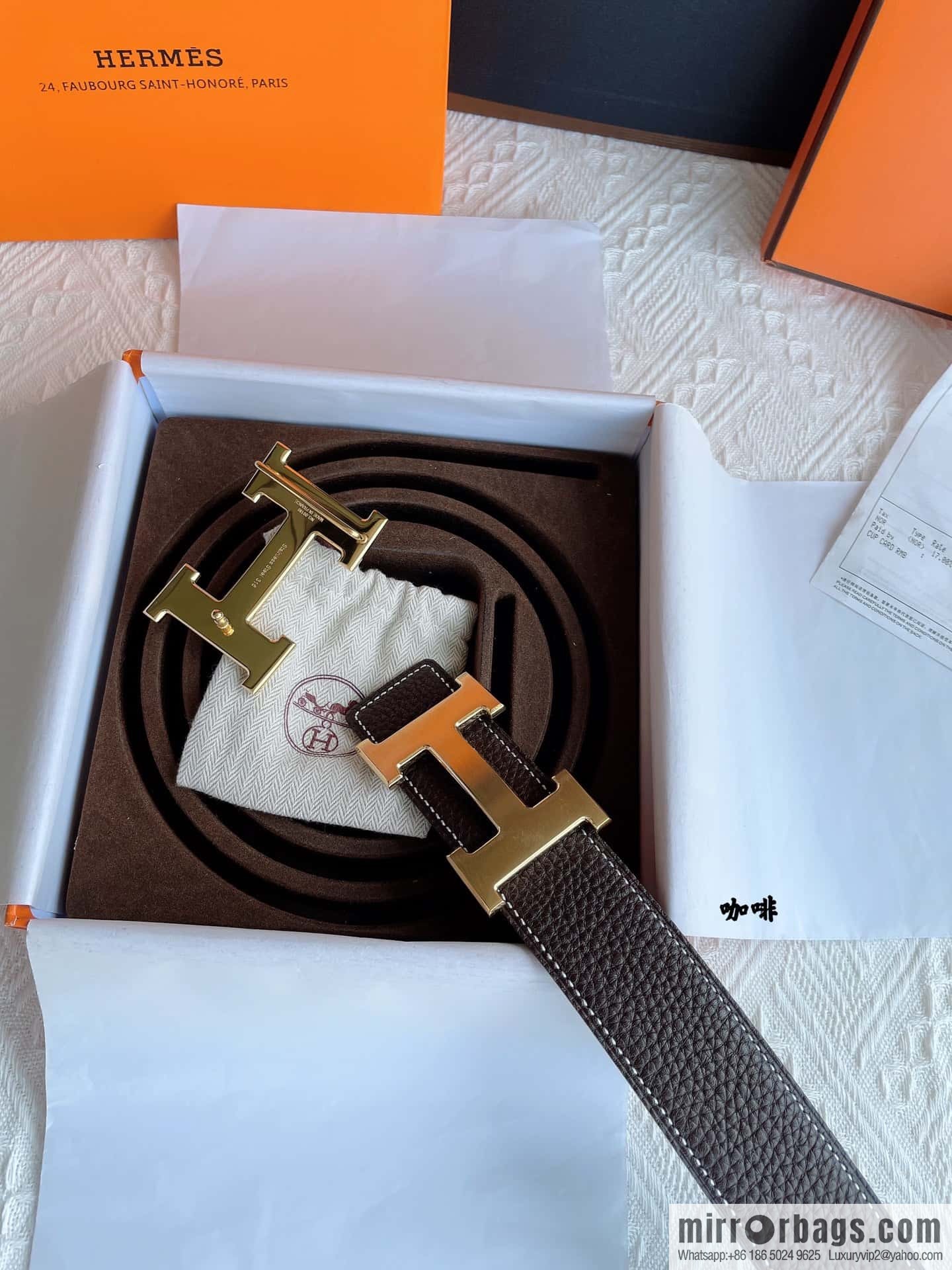 Hermès, the original double-sided version is the classic men's 38mm belt with the first layer of leather.