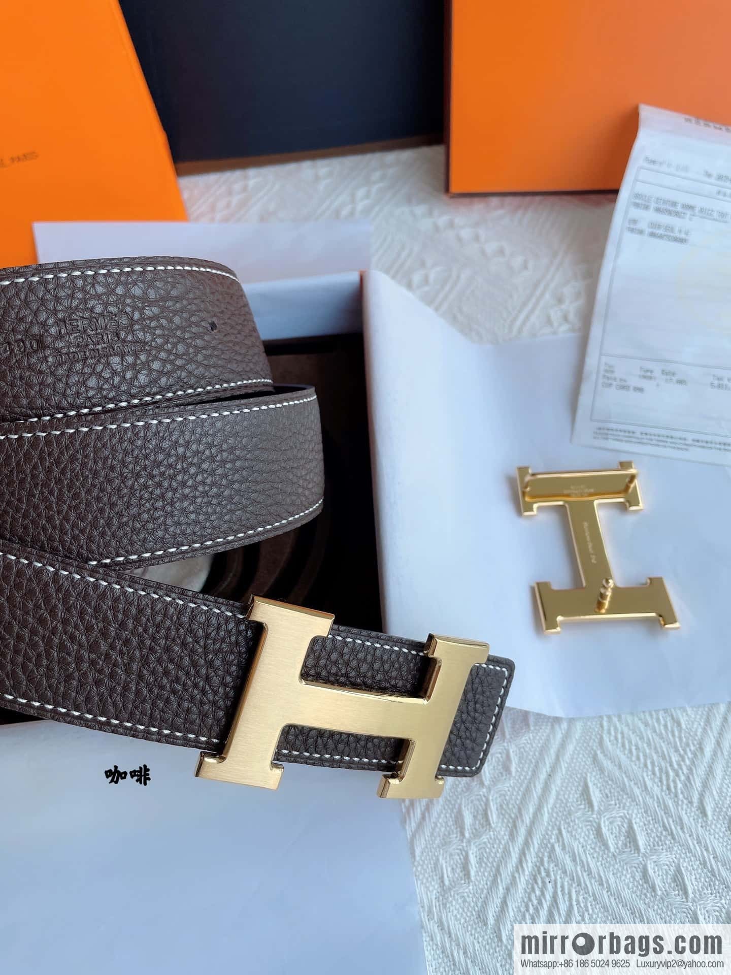 Hermès, the original double-sided version is the classic men's 38mm belt with the first layer of leather.