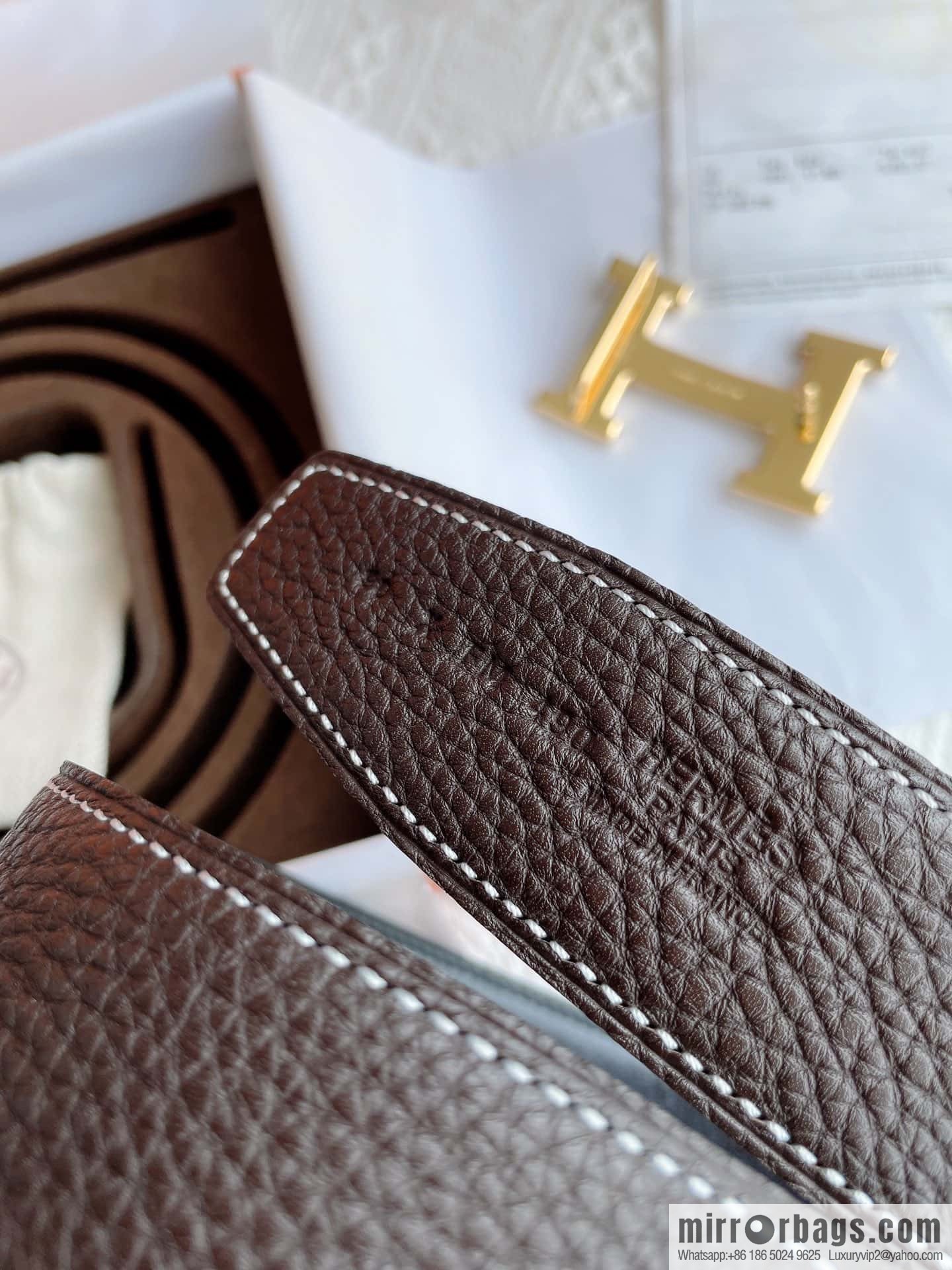 Hermès, the original double-sided version is the classic men's 38mm belt with the first layer of leather.