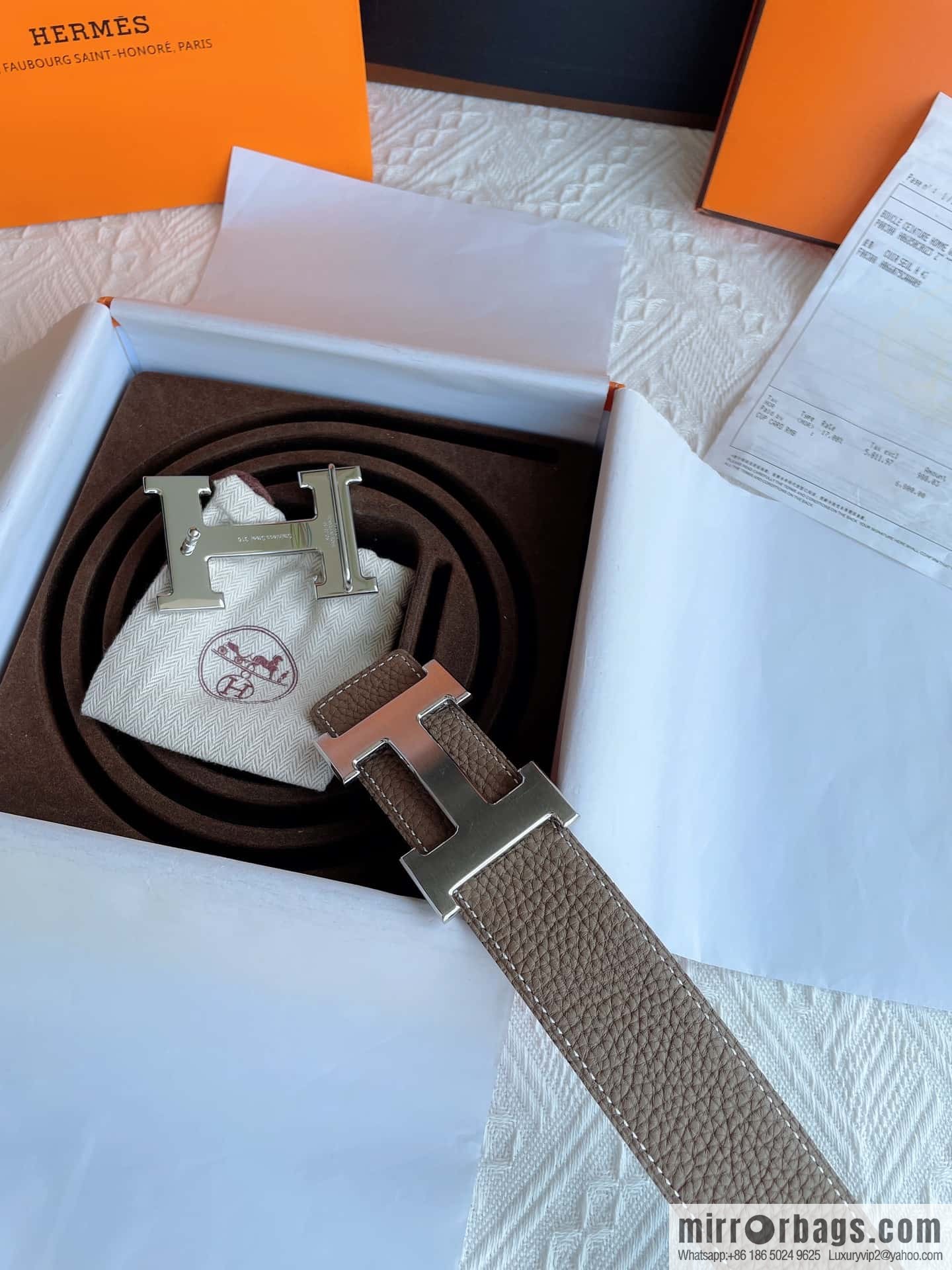 Hermès, the original double-sided version is the classic men's 38mm belt with the first layer of leather.