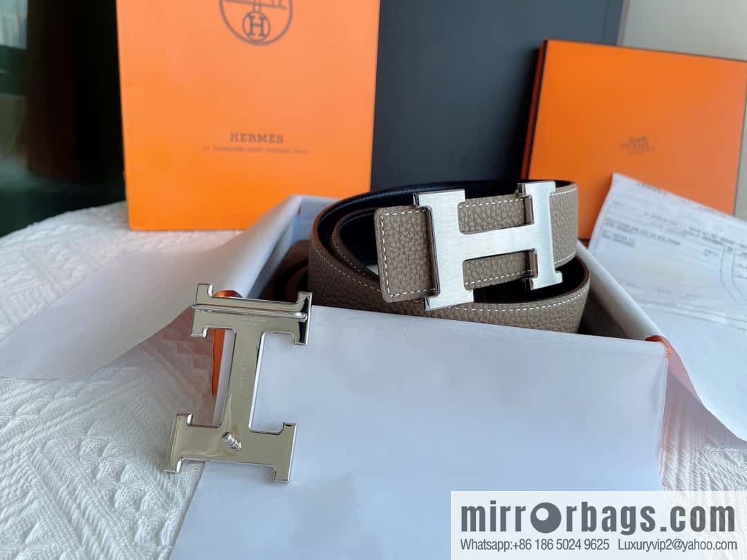 Hermès, the original double-sided version is the classic men's 38mm belt with the first layer of leather.