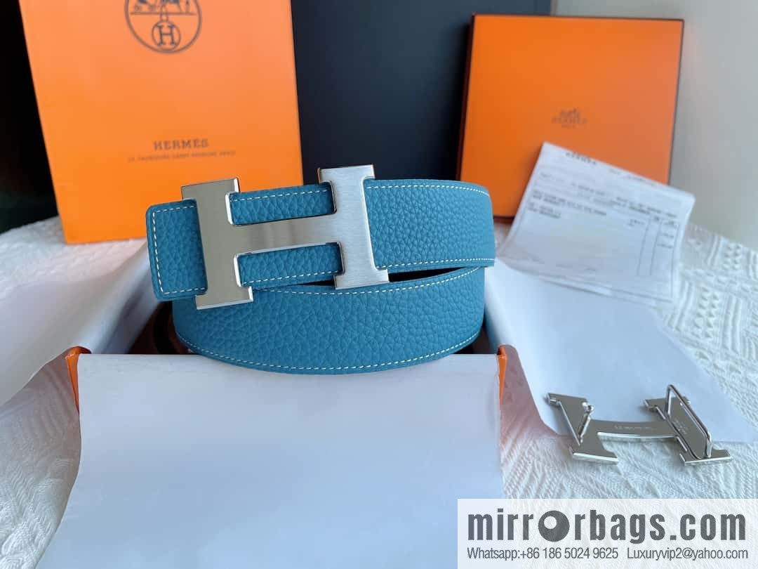 Hermès, the original double-sided version is the classic men's 38mm belt with the first layer of leather.