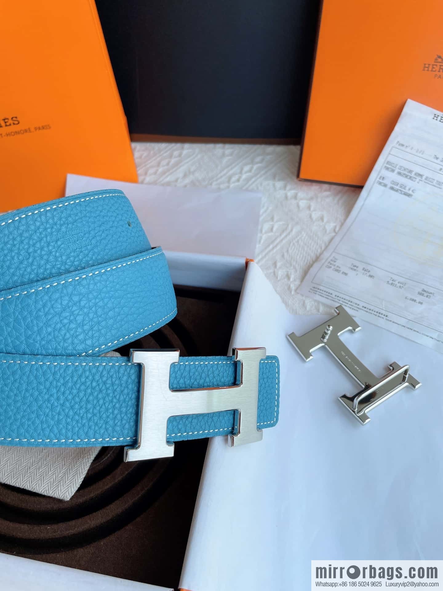 Hermès, the original double-sided version is the classic men's 38mm belt with the first layer of leather.