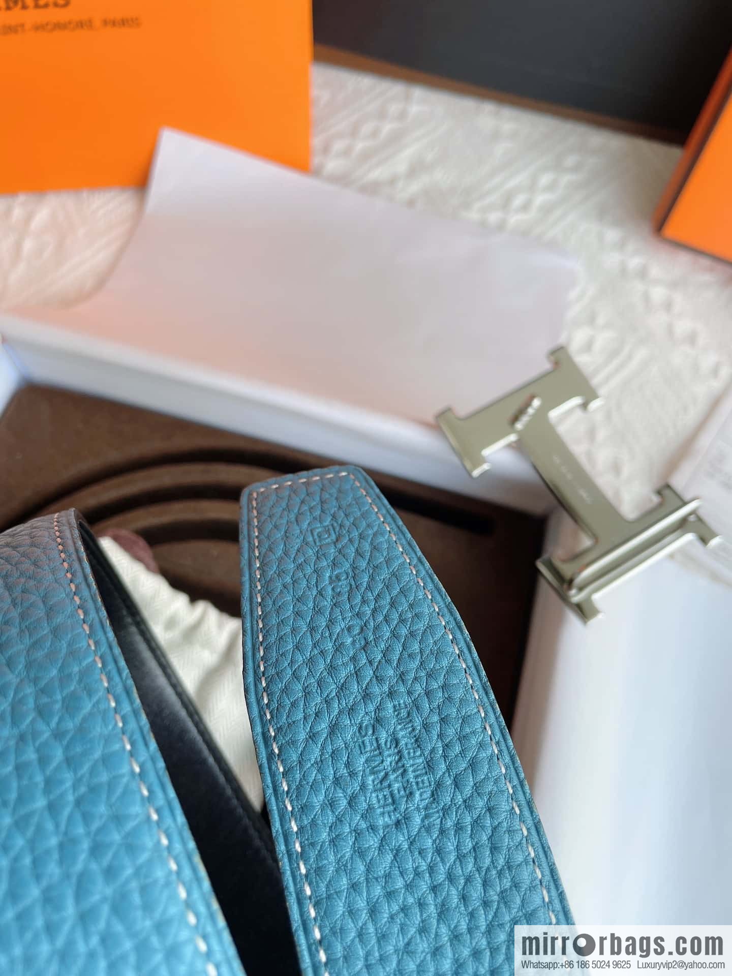 Hermès, the original double-sided version is the classic men's 38mm belt with the first layer of leather.