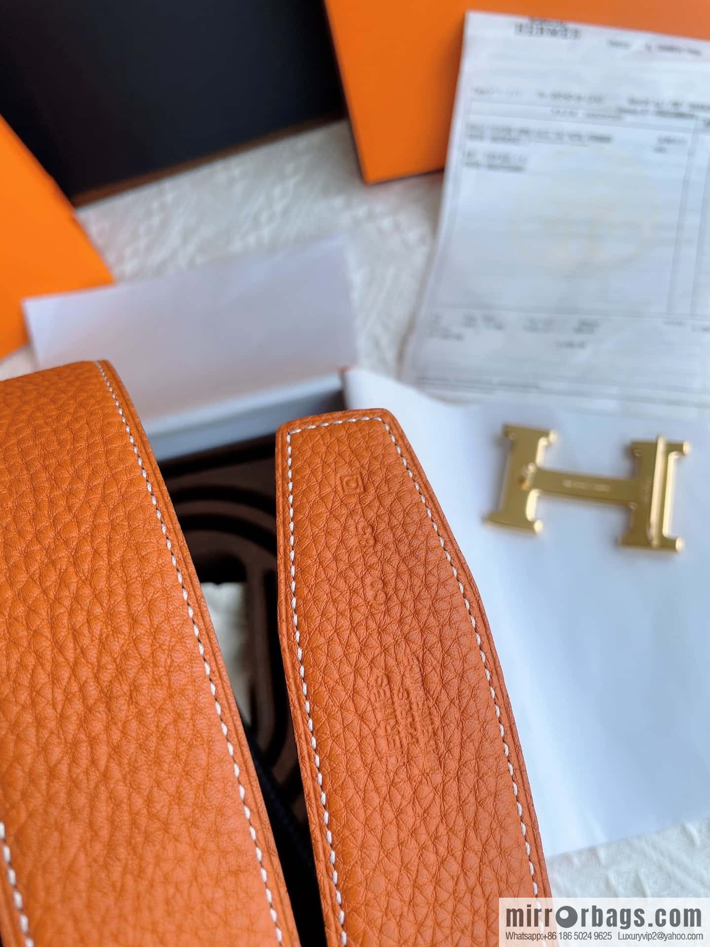 Hermès, the original double-sided version is the classic men's 38mm belt with the first layer of leather.
