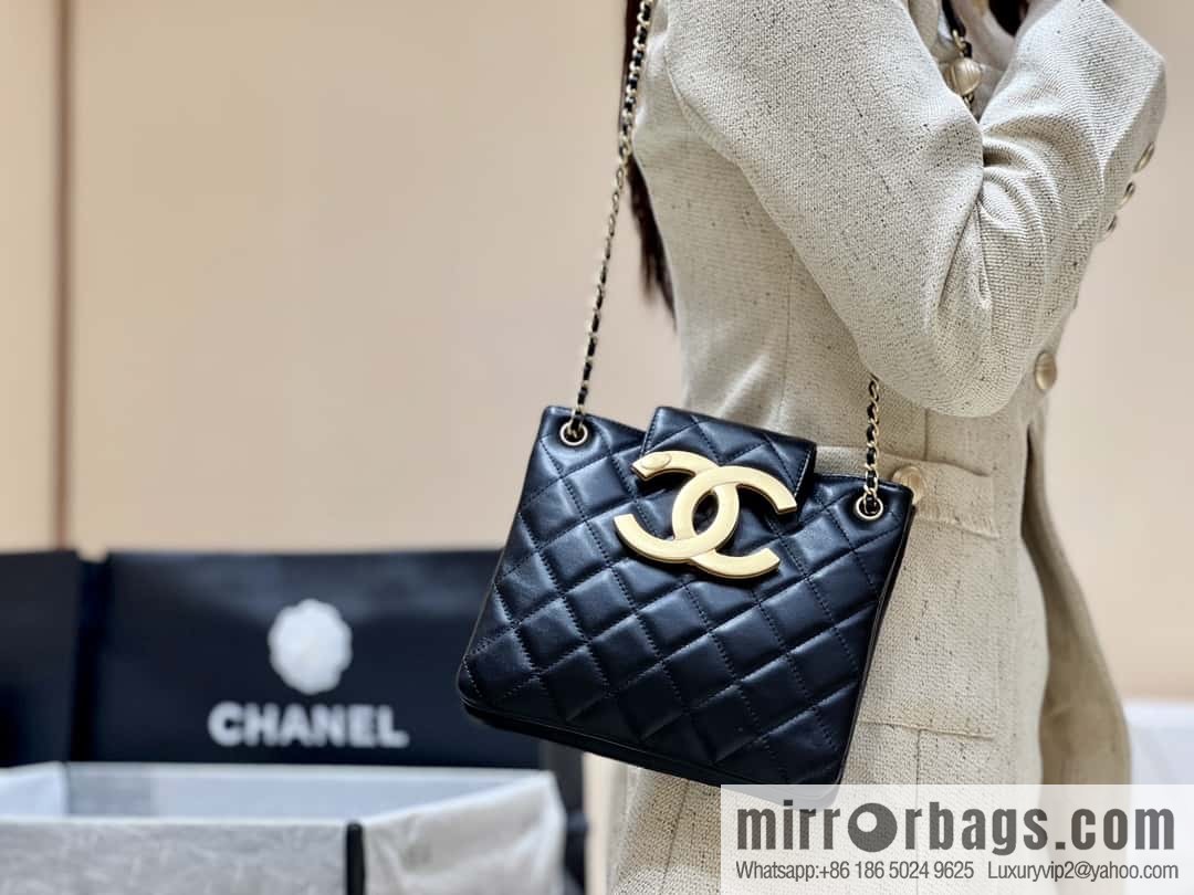 CHANEL 24C early spring vacation series, big double C Vintage tote armpit bag AS4596