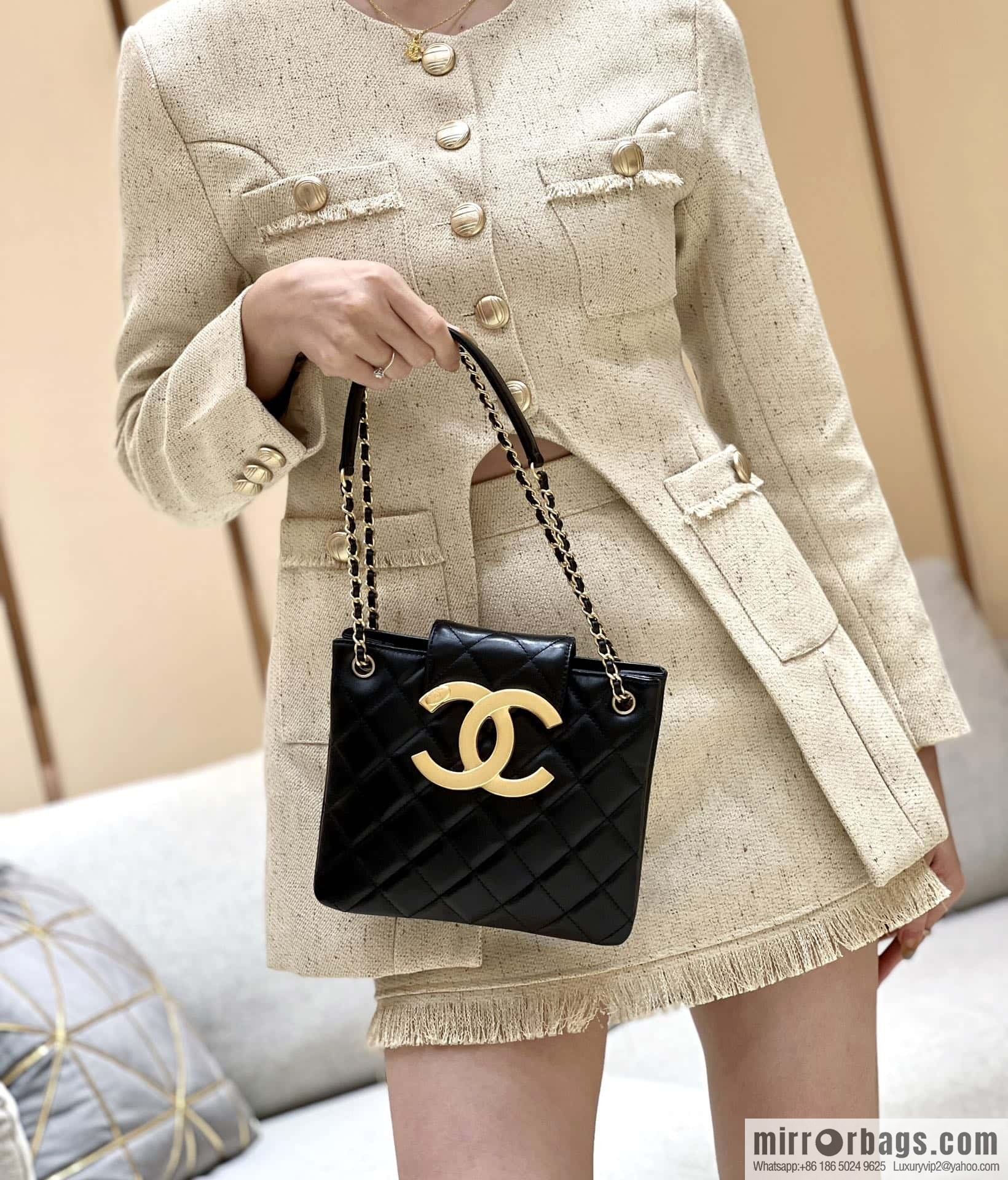 CHANEL 24C early spring vacation series, big double C Vintage tote armpit bag AS4596
