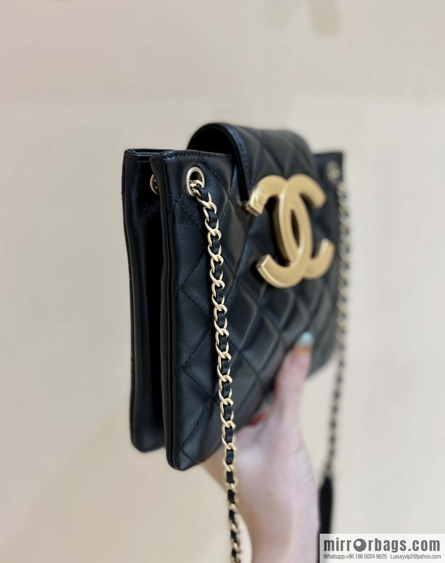 CHANEL 24C early spring vacation series, big double C Vintage tote armpit bag AS4596
