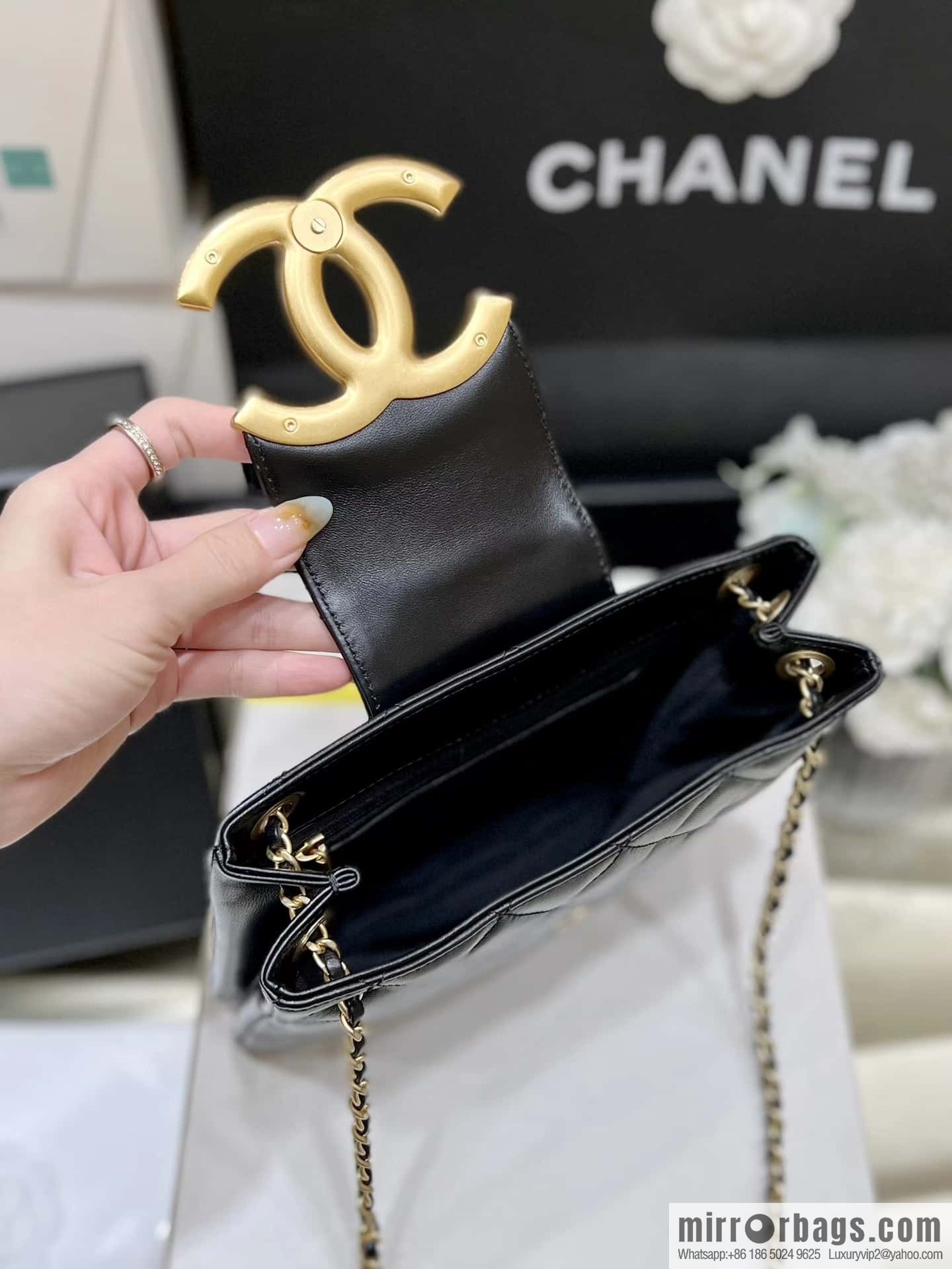CHANEL 24C early spring vacation series, big double C Vintage tote armpit bag AS4596